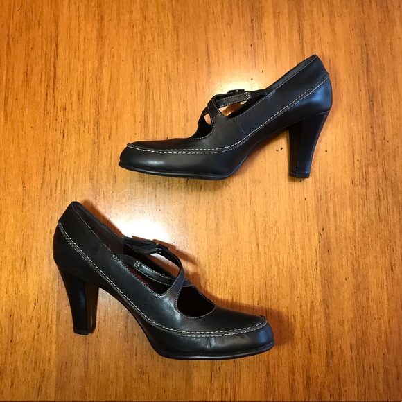 Aerosoles Black Mid Heel with Flexible Cross Strap - Picture 5 of 7